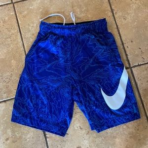 Boys youth medium Nike shorts.